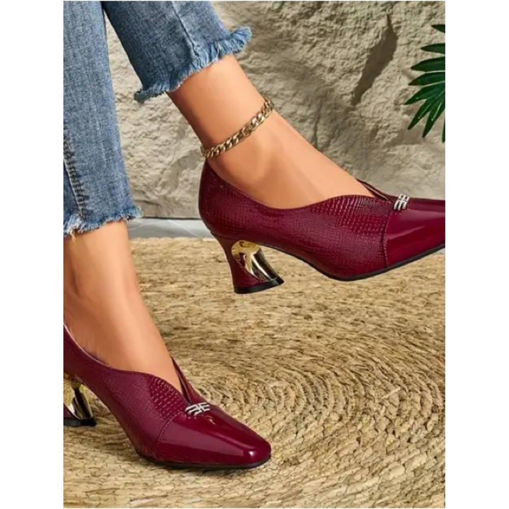 Women's Burgundy Mid Heel Pointed Toe chunky heel Pumps size 40/ 9 gold accents